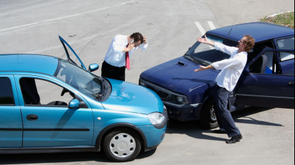 Poisťovne údajne preplatia poškodenému z PZP poistenie opravu auta