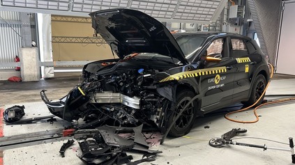 Nové Porsche Cayenne v Euro NCAP: je bezpečné búrať s nemeckým elektrickým tankom?