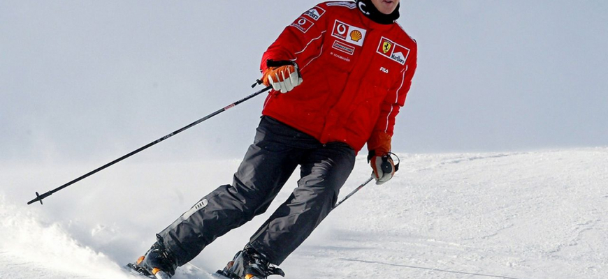 Michael Schumacher je po páde na lyžovačke v kóme