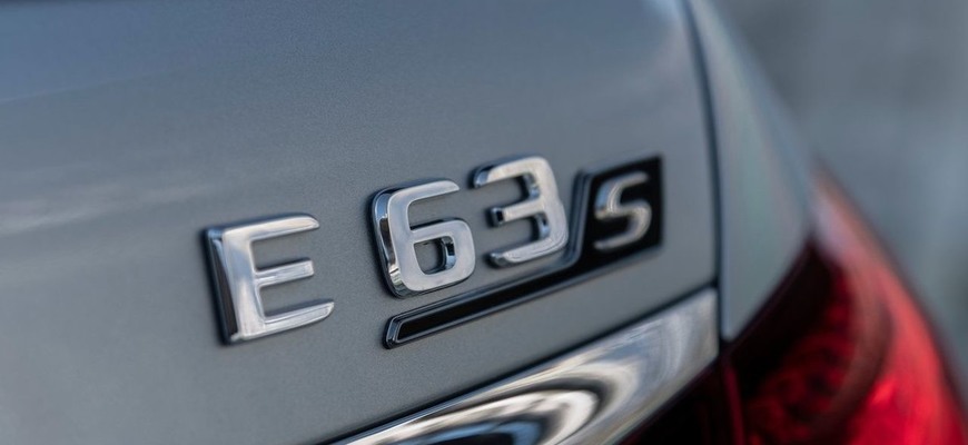 Nový Mercedes-AMG E 63 sa zbaví motora V8, prekvapivo ale nedostane ani štvorvalec