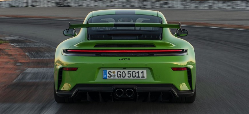 Aktuálny pád Porsche už nedokáže zachrániť ani 911. Značka zatvorí veľkú časť predajní