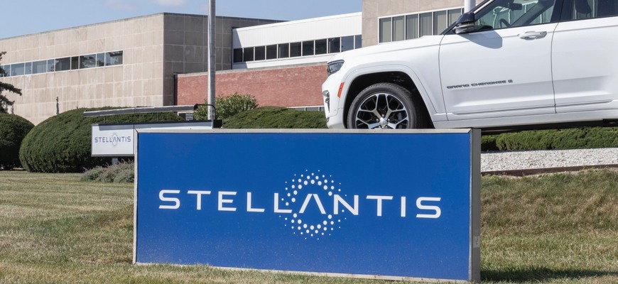 Stellantis pokutuje vlastných zamestnancov. Dôvod vás prekvapí!