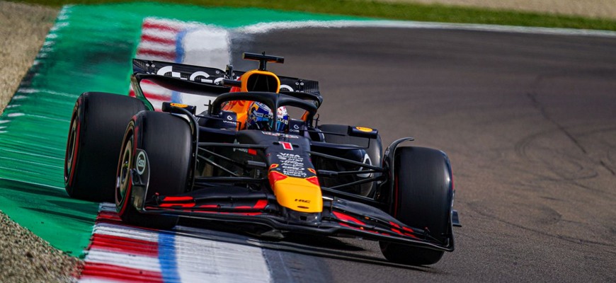 Hybridné F1 sú pokrytectvo! Väčšinu emisií vytvára logistika a lietanie