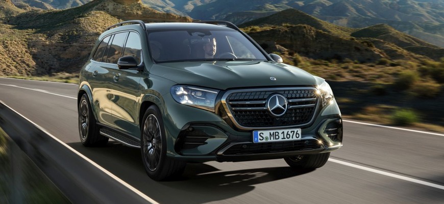 Mercedes GLS po facelifte ide v stopách modernizovanej triedy S, preberá aj novú V8!