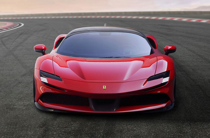 PLUGIN HYBRID FERRARI SF90 STRADALE SCHOVÁ AJ LAFERRARI