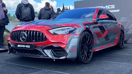 Nový štvorvalcový Mercedes-AMG C63 S E Performance má za sebou nenápadný debut