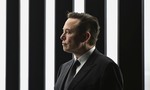 Únik dokumentov štartuje aféru Teslagate. Musk akceptuje smrť ako daň za pokrok, tvrdí analytik