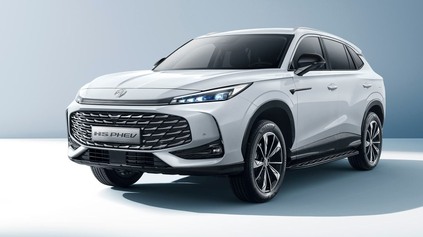 NOVÉ MG HS ODTERAZ AJ AKO PLUG-IN HYBRID. NA BATERKU ZVLÁDNE 100 KM A POZNÁME JEHO SLOVENSKÚ CENU
