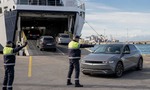 Zákaz elektromobilov na trajektoch: Nie je to hoax, na dovolenke vás môže zaskočiť