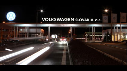 Zamestnanosť vo VW Slovakia má dve strany mince.