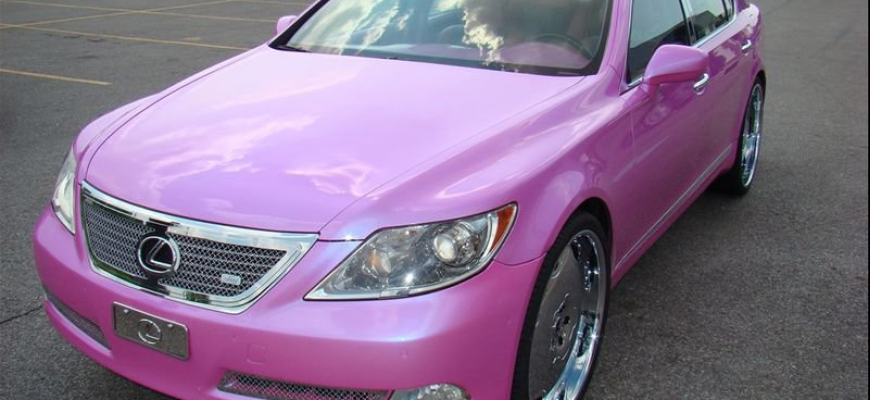 Kuriozita: Barbie Lexus LS460L