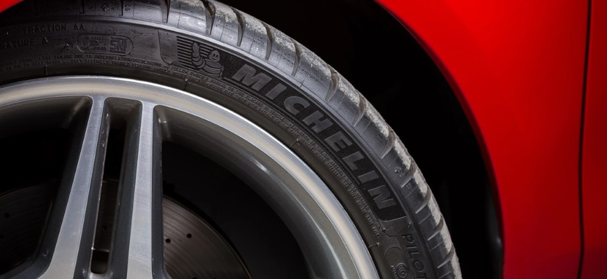 OE vs Aftermarket: Sú továrenské pneumatiky lepšie?