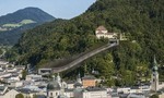 Dedič Porsche predáva zámok. Za 12,7 milióna dostanete aj povolenie na 500-metrový tunel