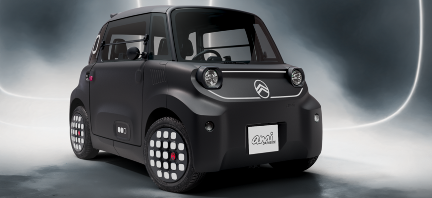 Ako R2D2 v službách Dartha Vadera? Citroën Ami Dark Side sa pridal k temnej strane