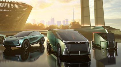 LEXUS ZOSADENÝ Z TRÓNU HĽADÁ SVOJU TVÁR. OD MIKROAUTA PO ŠESŤKOLESOVÝ MINIVAN