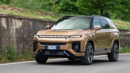 KGM ACTYON DOSTAL NOVÝ HYBRIDNÝ POHON S DOBROU SPOTREBOU A JEDNOU NEVÝHODOU. MÁME JEHO CENU