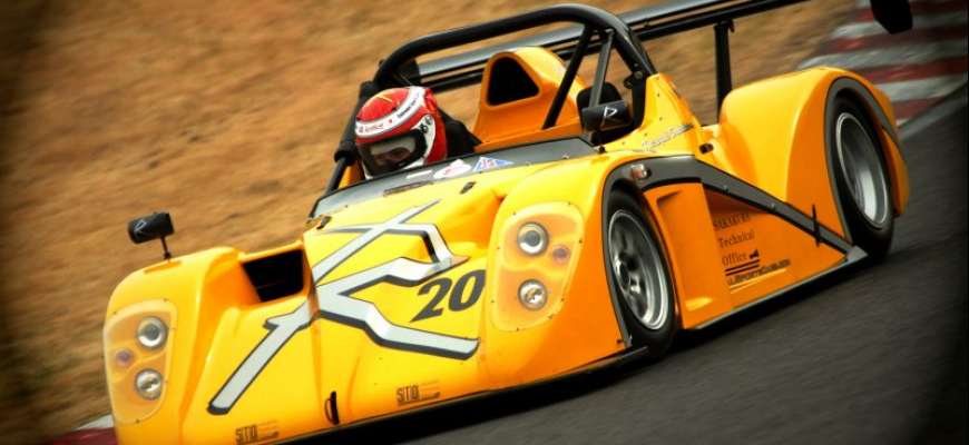 Caterham R500 vs. Radical SR4